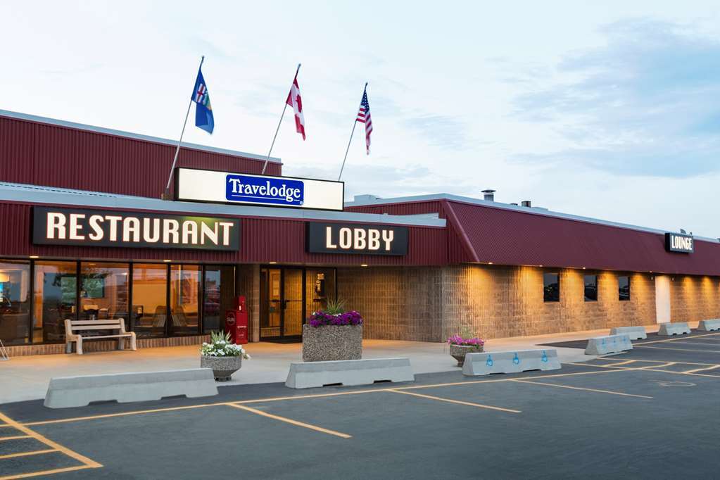 Travelodge Hanna Canada Grey ภายนอก รูปภาพ
