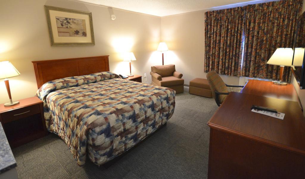 Travelodge Hanna Canada Grey ภายนอก รูปภาพ