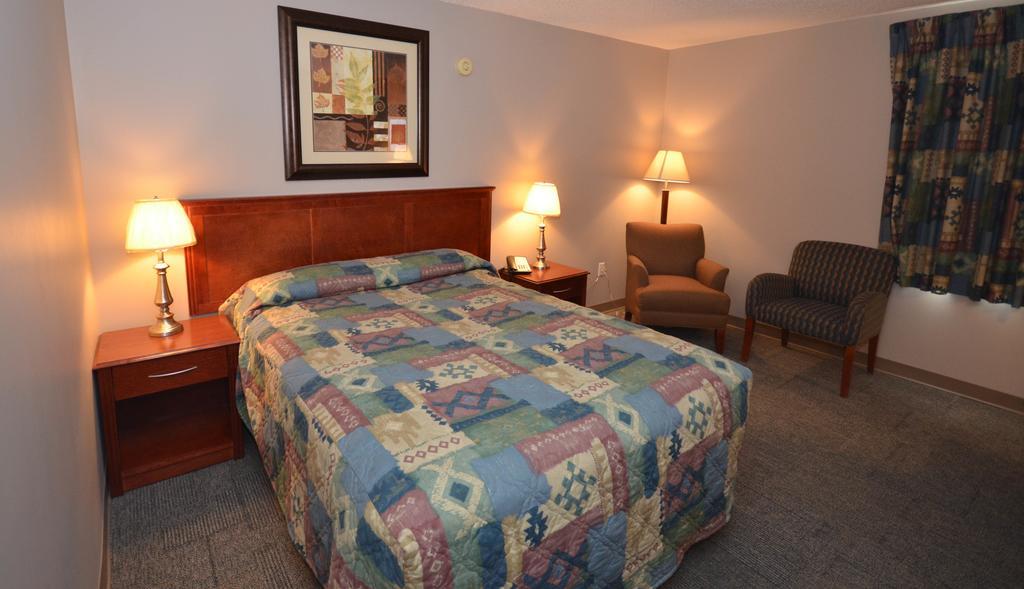Travelodge Hanna Canada Grey ภายนอก รูปภาพ